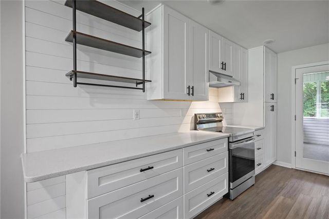410 Hickory Walk, Woodstock, GA 30188