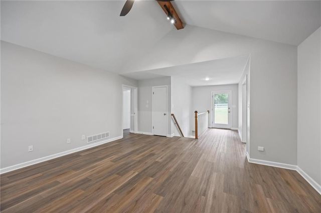 410 Hickory Walk, Woodstock, GA 30188
