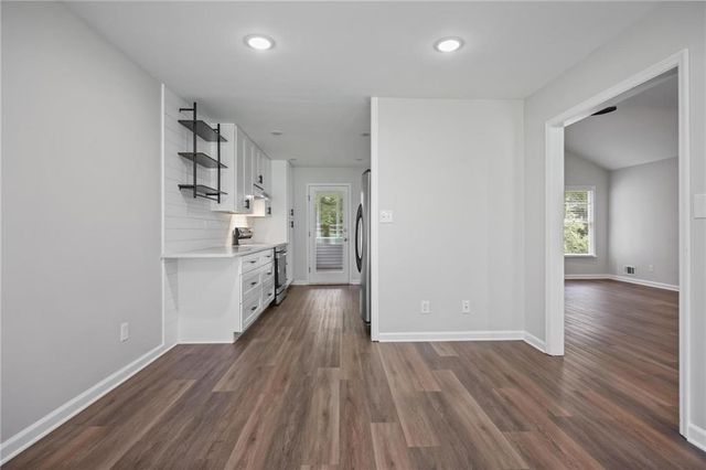 410 Hickory Walk, Woodstock, GA 30188