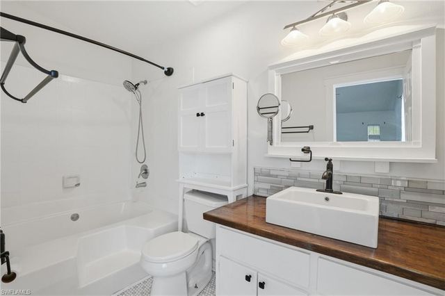 18 NW 26TH ST, Cape Coral, FL 33993