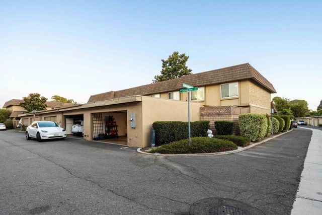 10382 Truckee River Court, Fountain Valley, CA 92708