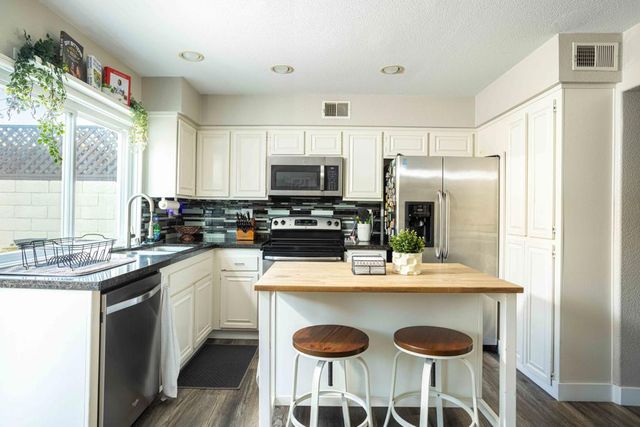 10382 Truckee River Court, Fountain Valley, CA 92708