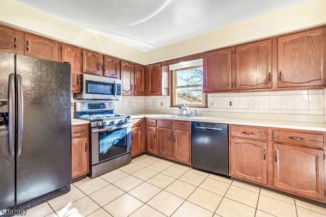 160 Matis St, South Plainfield Boro, NJ 07080