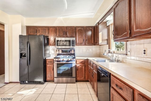 160 Matis St, South Plainfield Boro, NJ 07080