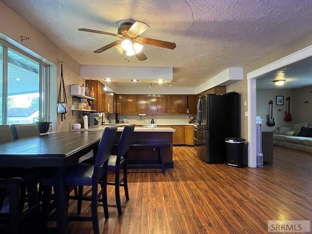 807 Henderson Avenue, Blackfoot, ID 83221