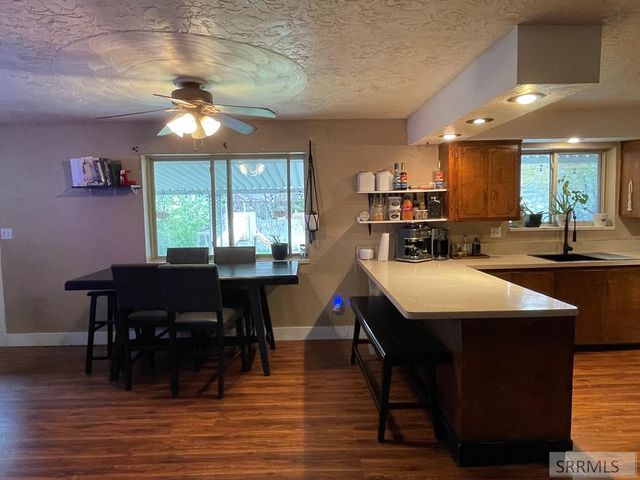 807 Henderson Avenue, Blackfoot, ID 83221