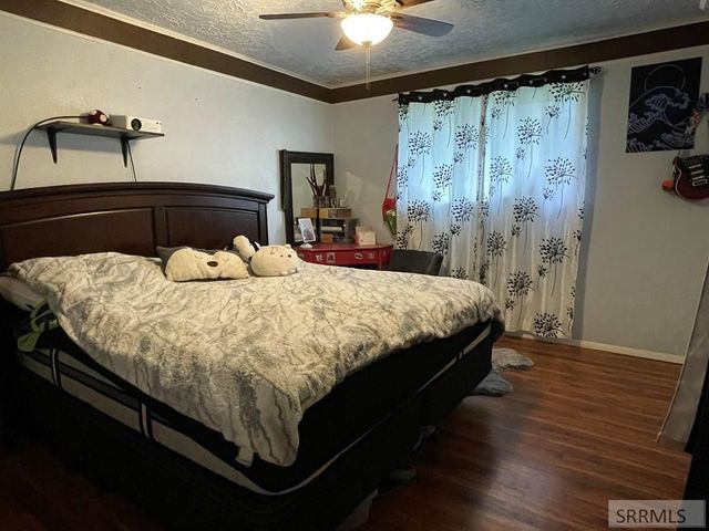 807 Henderson Avenue, Blackfoot, ID 83221