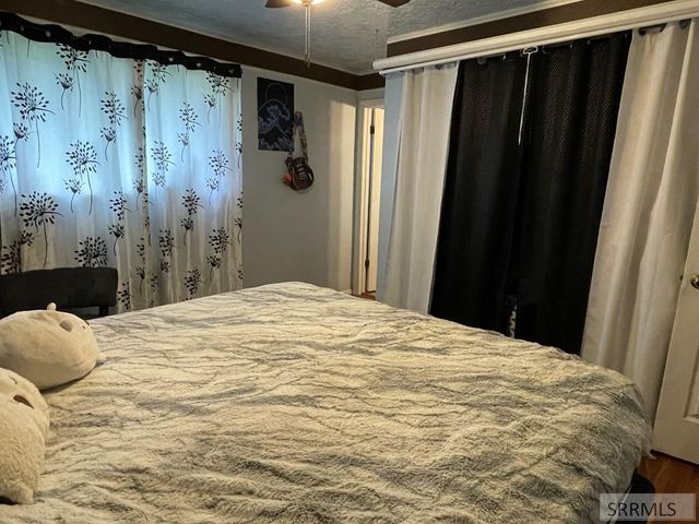 807 Henderson Avenue, Blackfoot, ID 83221