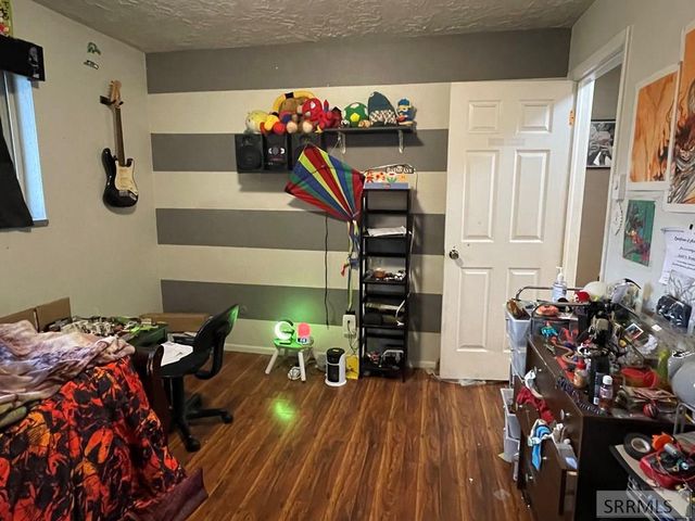 807 Henderson Avenue, Blackfoot, ID 83221