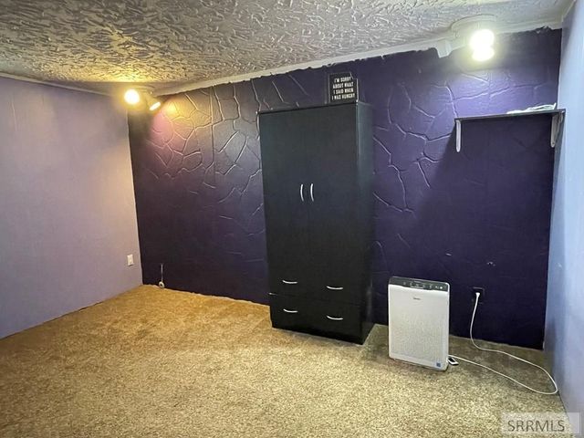 807 Henderson Avenue, Blackfoot, ID 83221