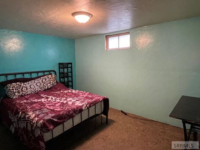 807 Henderson Avenue, Blackfoot, ID 83221