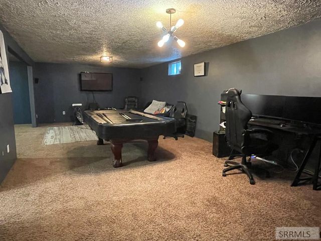 807 Henderson Avenue, Blackfoot, ID 83221