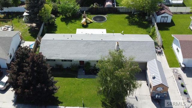 807 Henderson Avenue, Blackfoot, ID 83221