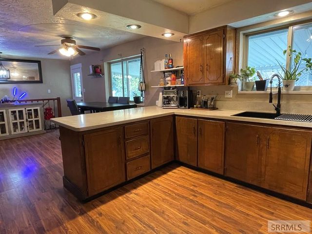 807 Henderson Avenue, Blackfoot, ID 83221