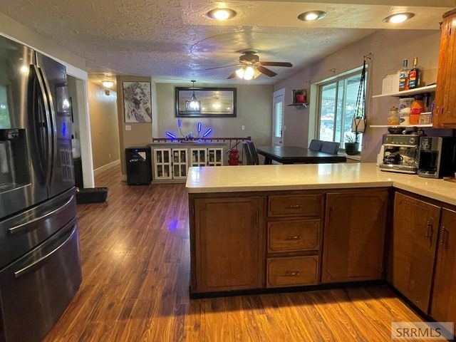 807 Henderson Avenue, Blackfoot, ID 83221