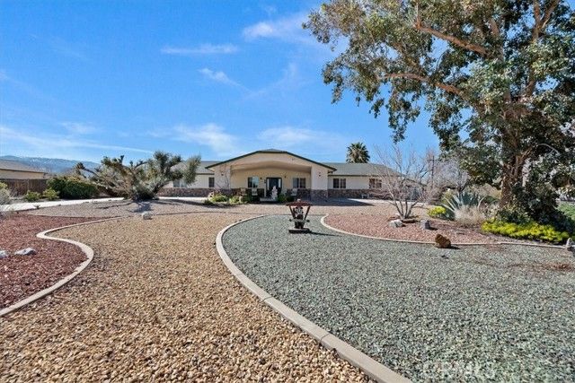 9860 Alta Mesa Avenue, Phelan, CA 92371