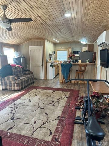 306 W Cedar Street, Bertrand, MO 63823