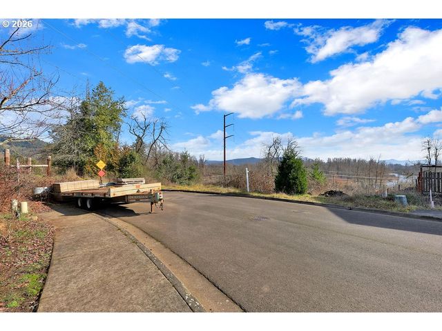 3767 Vitus Ln, Springfield, OR 97477