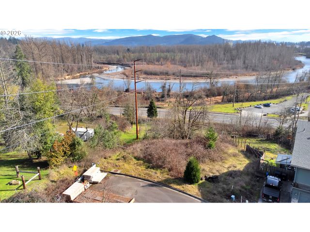 3767 Vitus Ln, Springfield, OR 97477