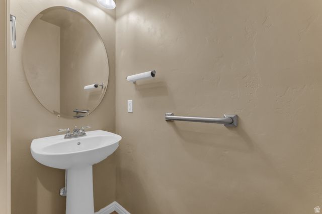 8867 S BORNITE RD, West Jordan, UT 84081