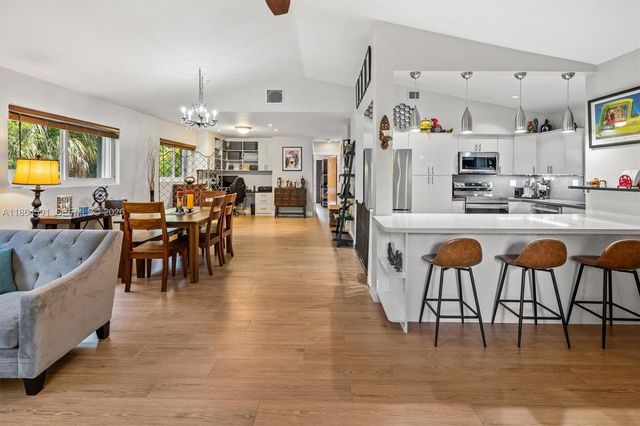 17625 SW 91st Avenue, Palmetto Bay, FL 33157