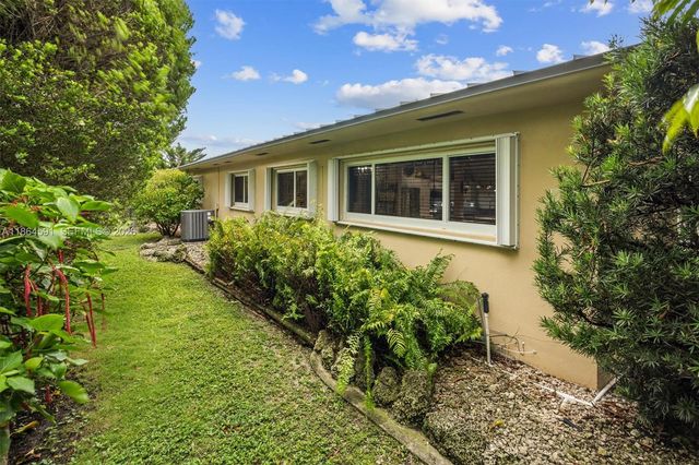 17625 SW 91st Avenue, Palmetto Bay, FL 33157