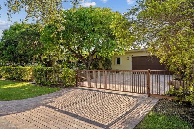 17625 SW 91st Avenue, Palmetto Bay, FL 33157