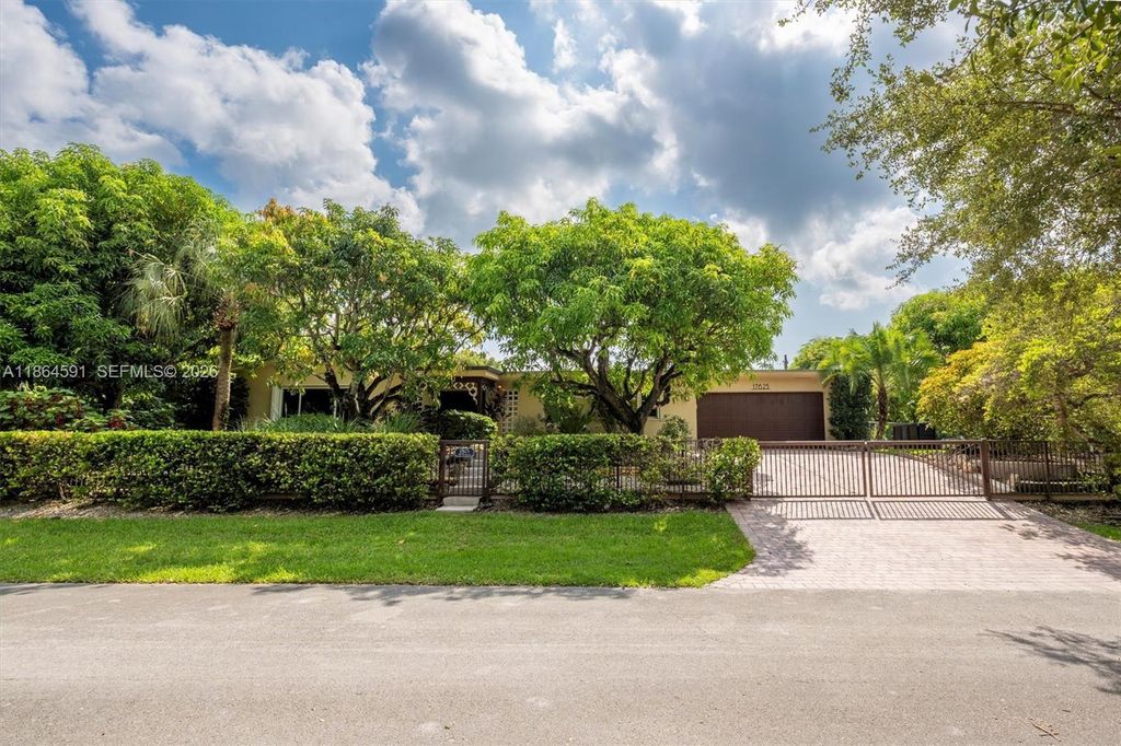 17625 SW 91st Avenue, Palmetto Bay, FL 33157