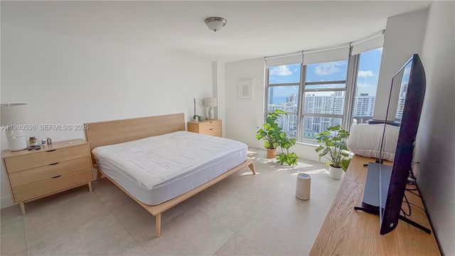 3530 Mystic Pointe Dr LPH13, Aventura, FL 33180