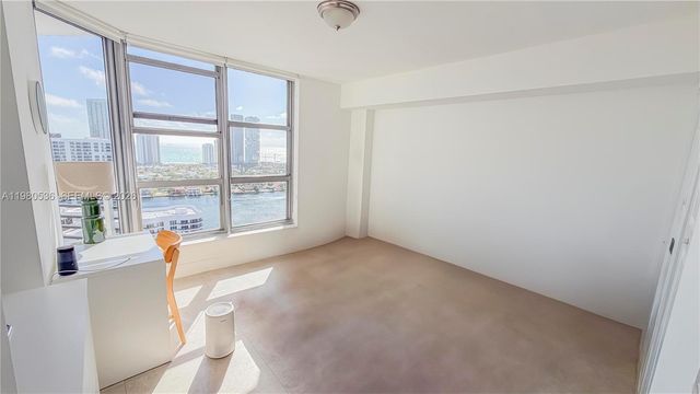 3530 Mystic Pointe Dr LPH13, Aventura, FL 33180