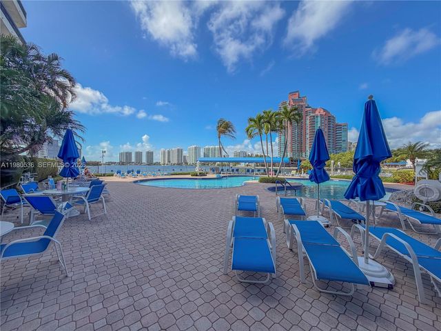 3530 Mystic Pointe Dr LPH13, Aventura, FL 33180