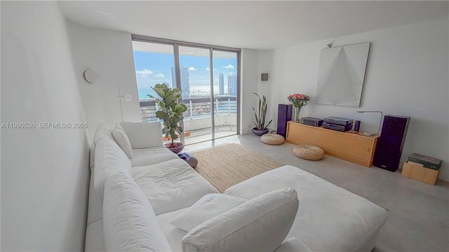 3530 Mystic Pointe Dr LPH13, Aventura, FL 33180