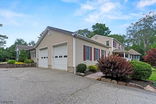 25 Charissaa Ct, West Milford Twp., NJ 07421