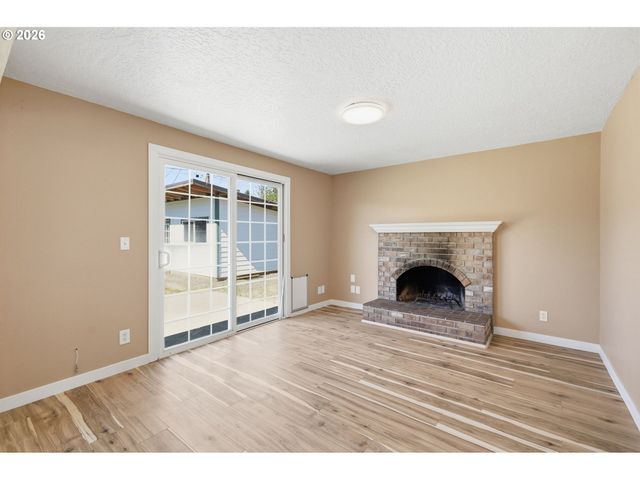 1705 BREWER Ave, Eugene, OR 97401