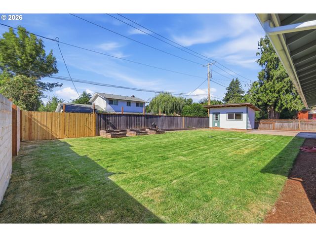 1705 BREWER Ave, Eugene, OR 97401
