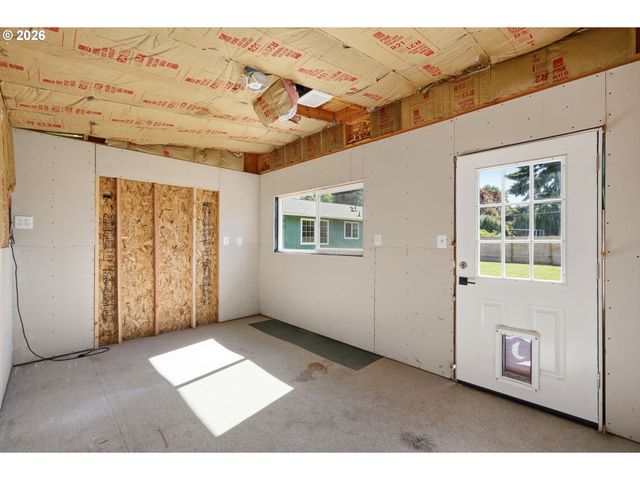 1705 BREWER Ave, Eugene, OR 97401