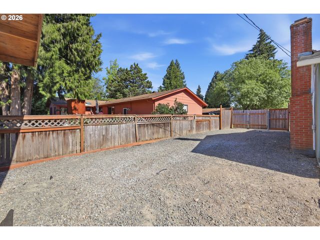 1705 BREWER Ave, Eugene, OR 97401