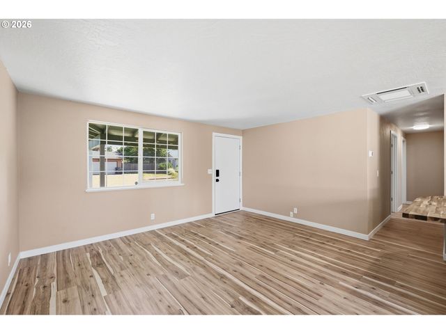 1705 BREWER Ave, Eugene, OR 97401