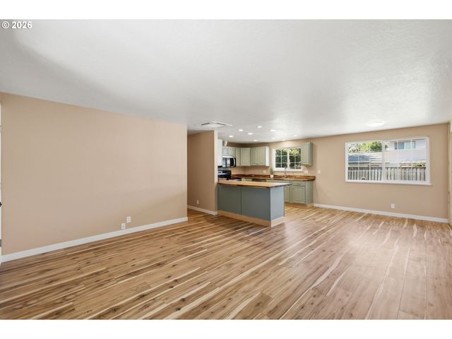 1705 BREWER Ave, Eugene, OR 97401