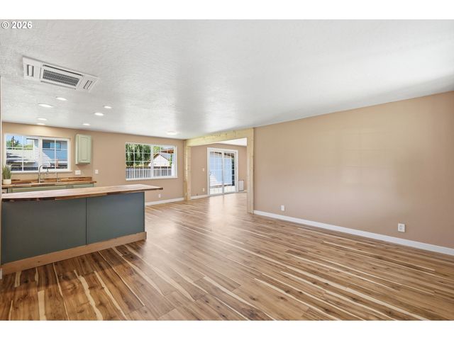 1705 BREWER Ave, Eugene, OR 97401