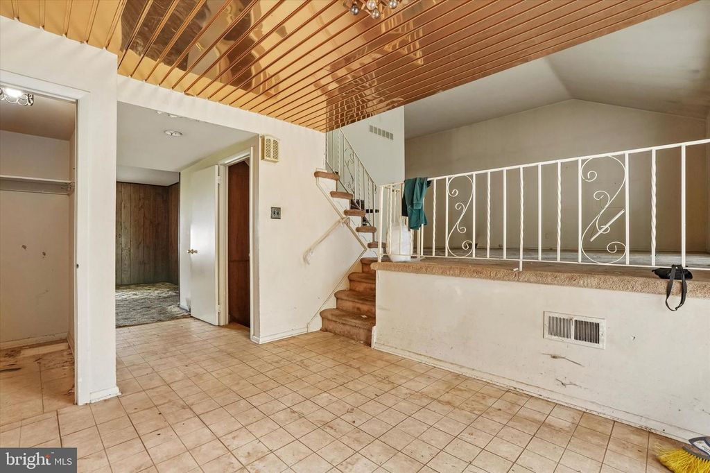 603 LARAMIE PL, PHILADELPHIA, PA 19115 — photo 2