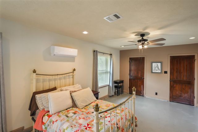 34366 Owens Road, Hempstead, TX 77445