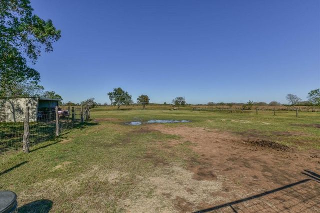 34366 Owens Road, Hempstead, TX 77445