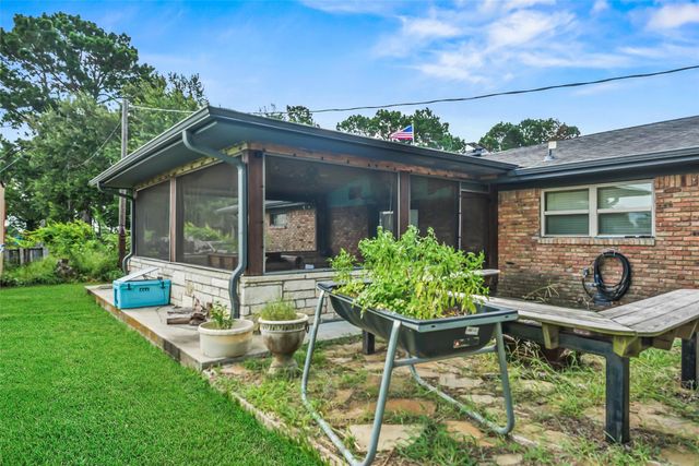 34366 Owens Road, Hempstead, TX 77445