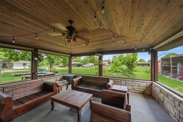 34366 Owens Road, Hempstead, TX 77445