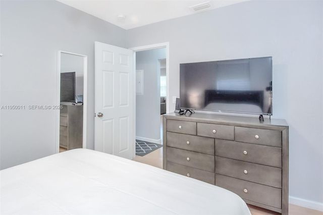 1015 SW 30th St 1015, Fort Lauderdale, FL 33315