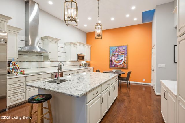 2601 Alia Cir, Louisville, KY 40222