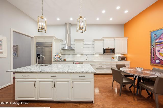 2601 Alia Cir, Louisville, KY 40222