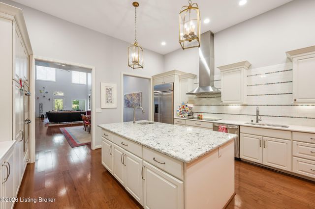 2601 Alia Cir, Louisville, KY 40222