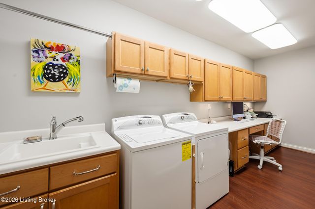 2601 Alia Cir, Louisville, KY 40222